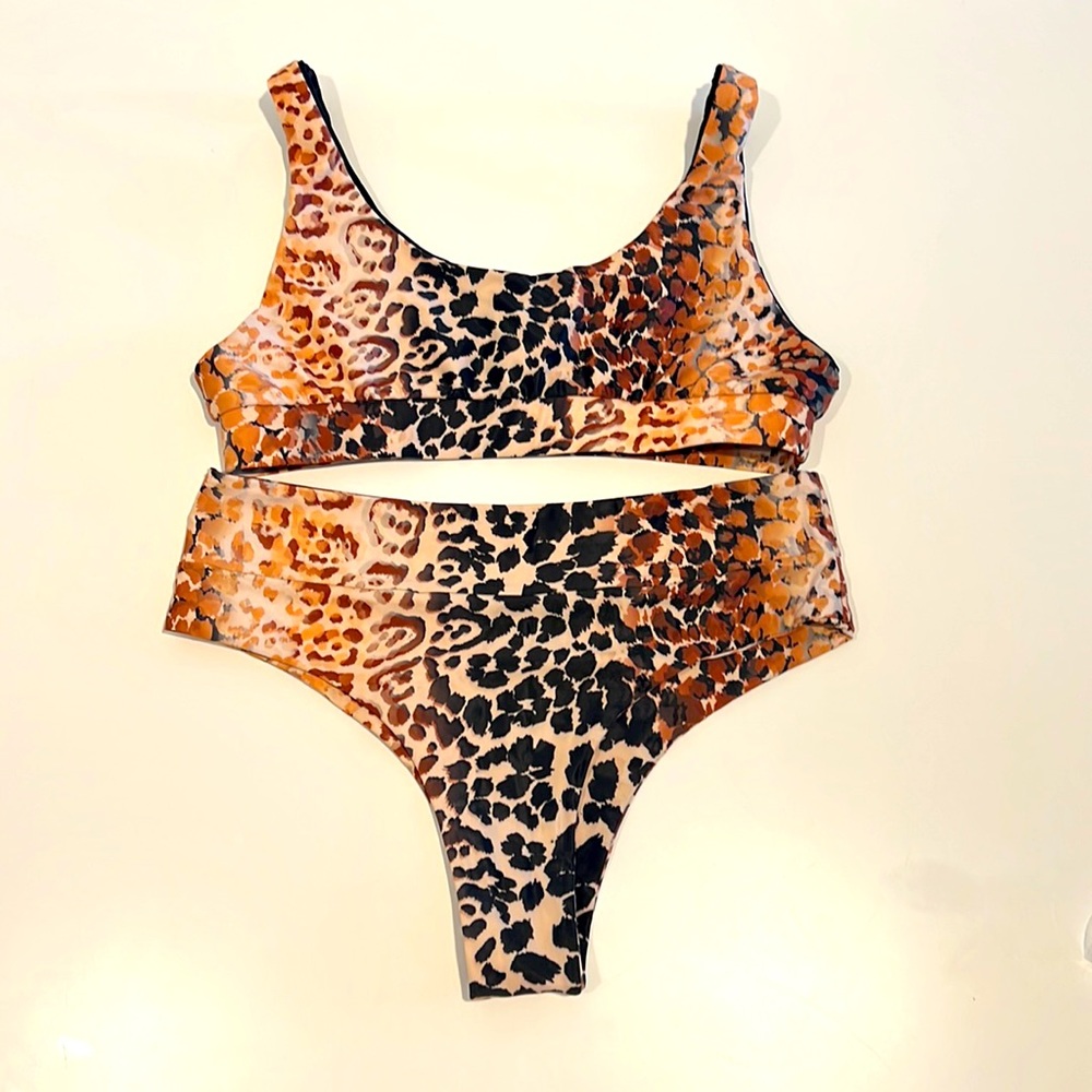 Kulani Kini EUC M Bikini Set
